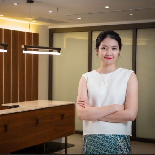 Vivian Lau